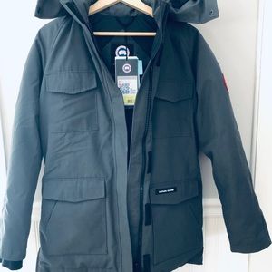 Canada Goose Authentic NWT SZ M Graphite parka
